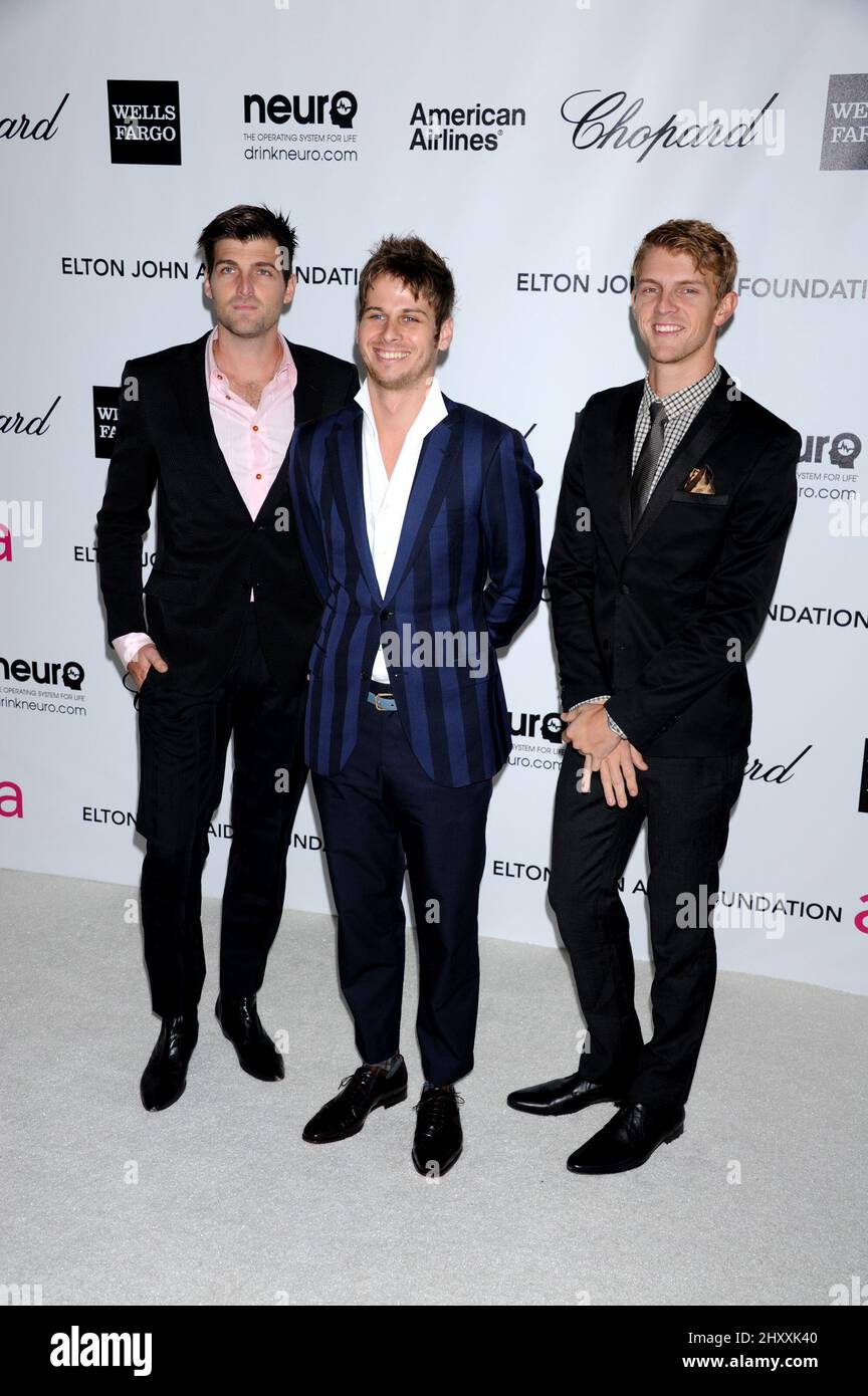 Fördern Sie die Menschen auf der Elton John AIDS Foundation Academy Awards-Zuschauungsparty im West Hollywood Park, Kalifornien Stockfoto