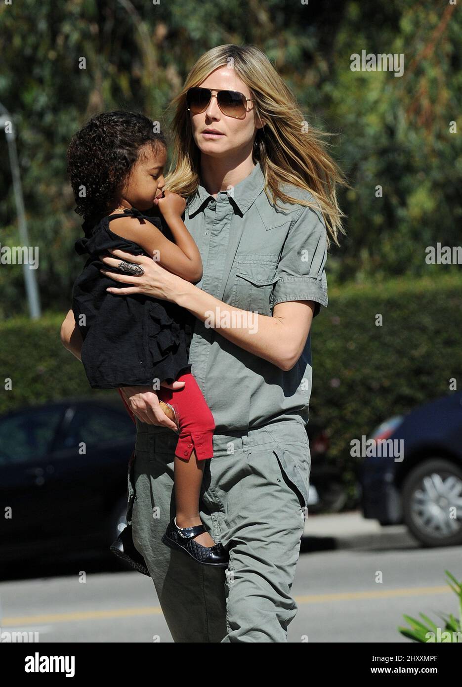 Heidi Klum und Tochter Lou Sulola Samuel werden in Los Angeles, Kalifornien, gesehen Stockfoto