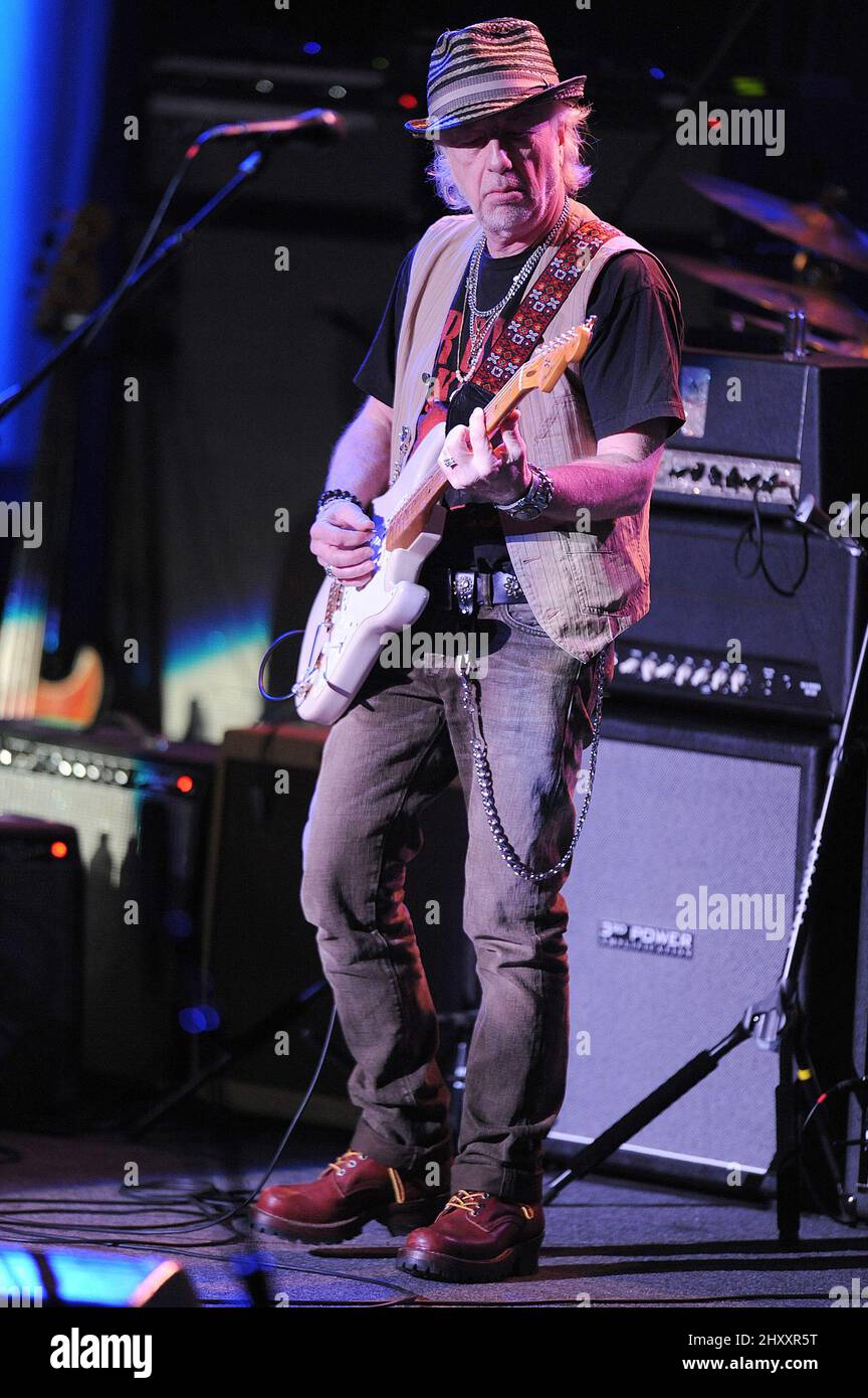 Brad Whitford von Aerosmith tritt auf der Bühne auf, während die Experience Hendrix 2012 Tour im North Charleston Performing Arts Center in North Charleston, SC, anhält. Stockfoto