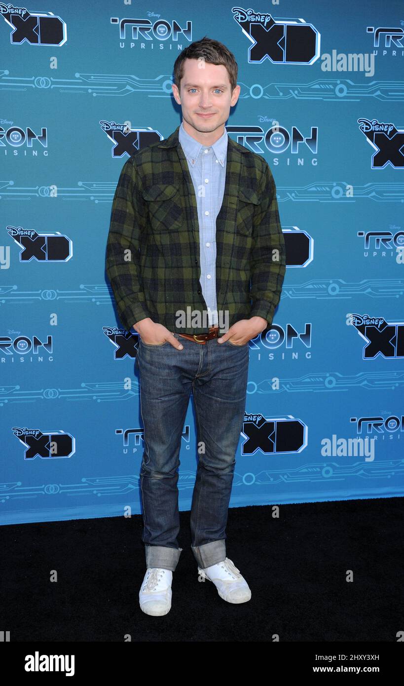 Elijah Wood nahm an der Disney XD Pressekonferenz und dem Empfang „TRON: Reception“ Teil, die in den DisneyToon Studios in Los Angeles, USA, abgehalten wurde. Stockfoto