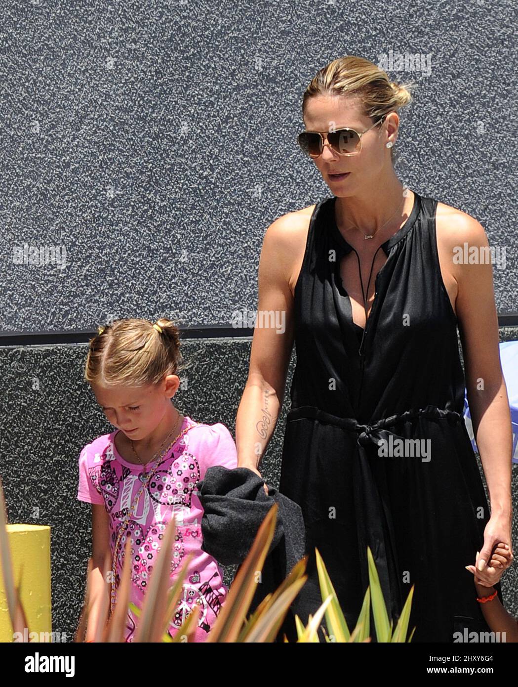 Heidi Klum und ihre Tochter Leni werden in Westwood, Kalifornien, gesehen Stockfoto