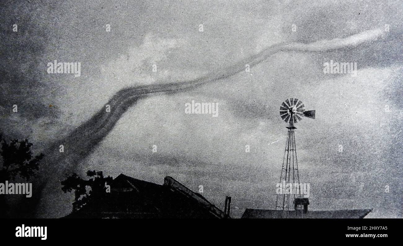 Meteorology - Ein Pressefoto eines Streamer Twister (Tornado) aus den 1930er Jahren in Jasper, Minnesota, USA Stockfoto