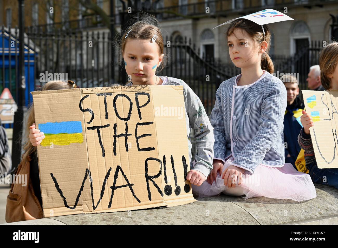Stoppt den Krieg. Stand mit Ukraine Rally, Whitehall, London. VEREINIGTES KÖNIGREICH Stockfoto