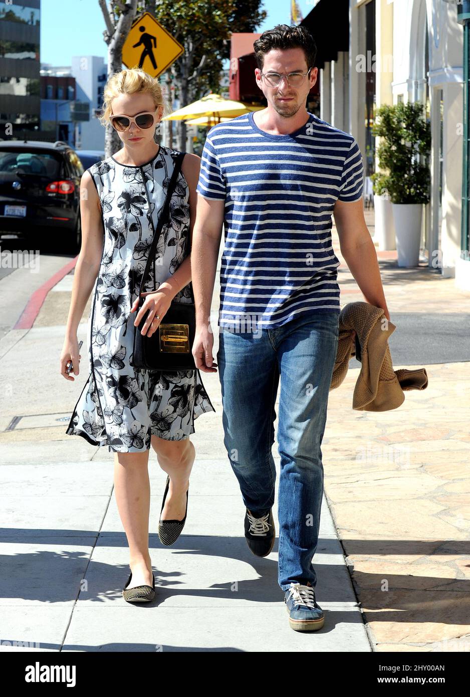 Carey Mulligan und ein Freund auf dem Sunset Boulevard, Kalifornien, gesehen. Stockfoto