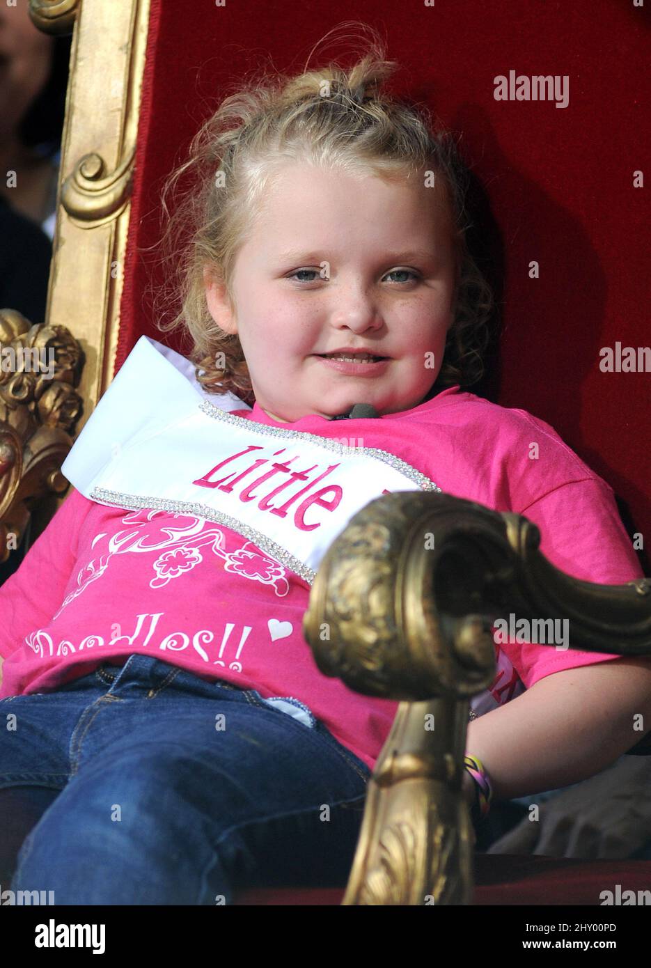 14. Oktober 2012 West Hollywood, Ca. Alana 'Honey Boo Boo' Thompson Celebrity Sichtung - Honey Boo Boo und ihre Mutter kommen zum Grove Stockfoto