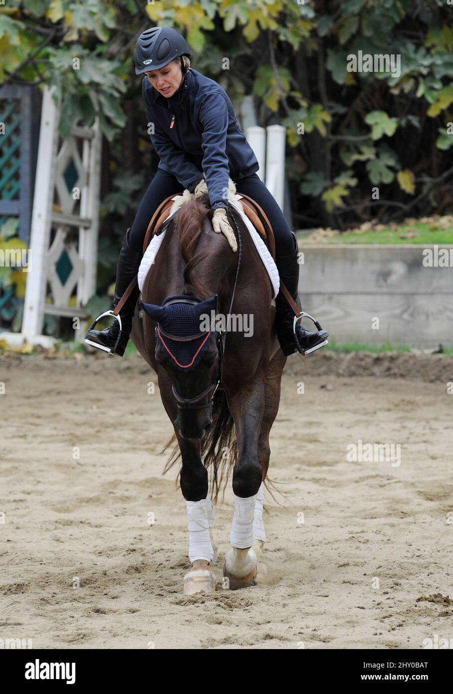 Portia de Rossi geht auf dem Pferdereiten im Reitzentrum in Los Angeles, Kalifornien Stockfoto