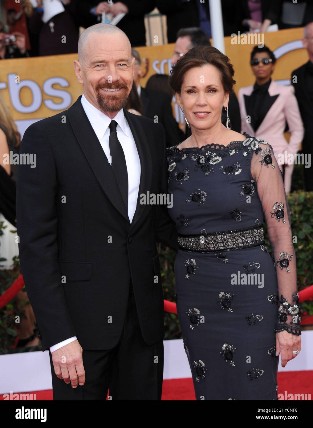 Bryan Cranston und Robin Dearden kommen bei den Annual Screen Actor's Guild Awards 19. im Shrine Auditorium in Los Angeles an. Stockfoto