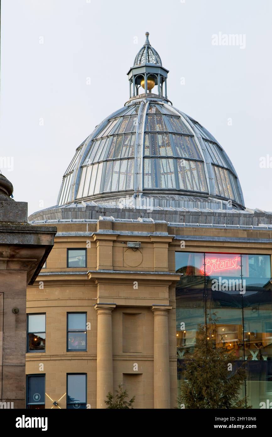Das gläserne Kuppeldach der Monument Mall befindet sich in der Blackett Street in Newcastleupon Tyne. Stockfoto