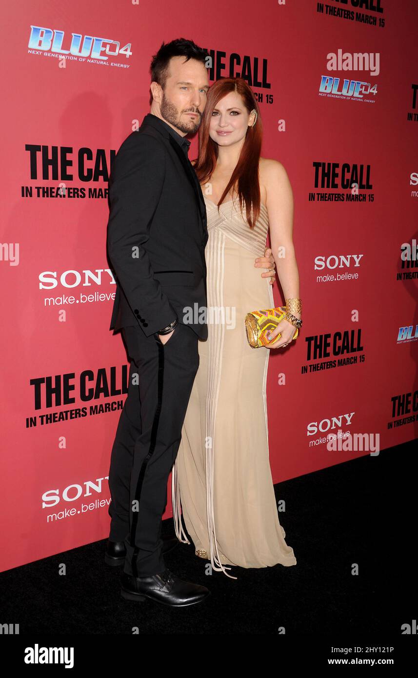 Michael Eklund und Mimi Lauzon bei der Premiere von „The Call“ im ArcLight Theater in Hollywood, Kalifornien. Stockfoto