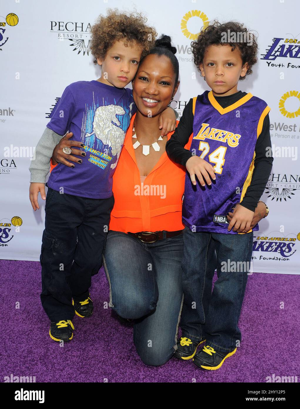 Garcelle Beauvais und ihre Kinder kommen zur Lakers Casino Night 2013 im Club Nokia LA Live am Sonntag, den 10. März 2013 in Los Angeles. Stockfoto