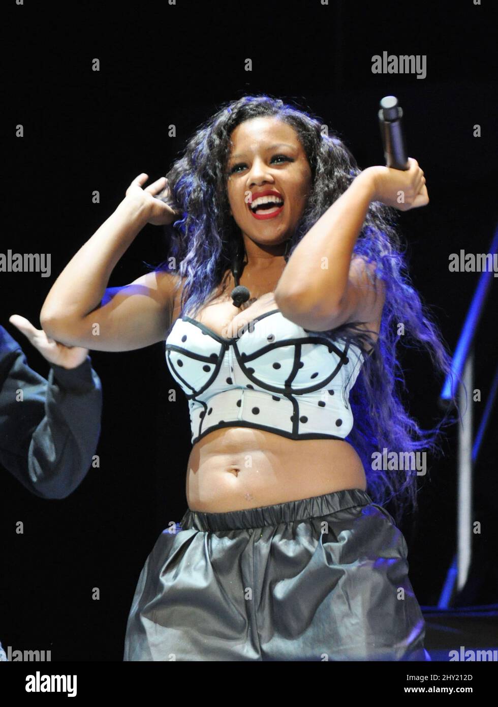 OMG Girlz tritt auf der All Around the World Tour in Portsmouth, Virginia, auf. Stockfoto