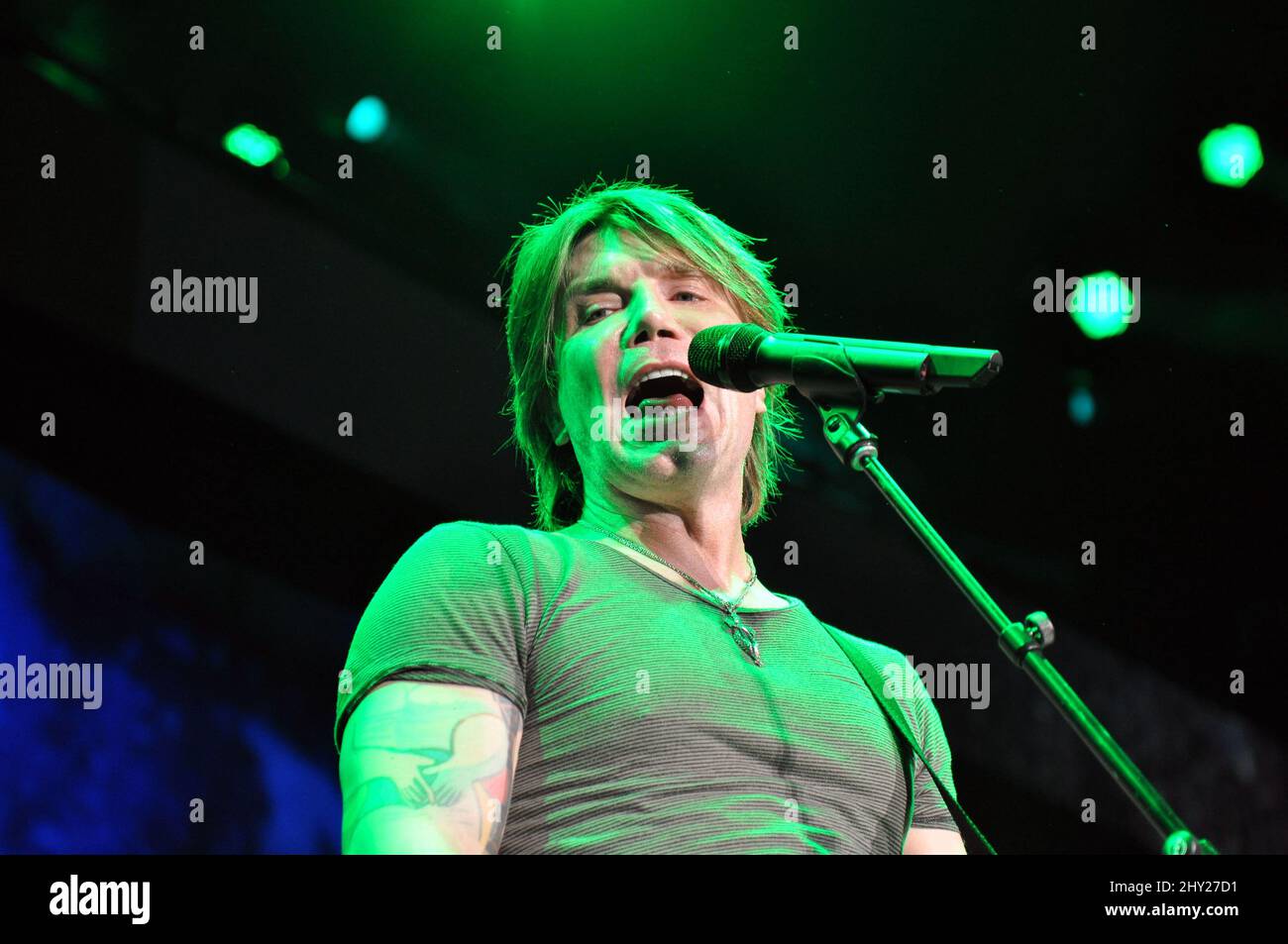 John Rzeznikof the Goo Goo Dolls bei einem Konzert im Walnut Creek Amphitheatre, Raleigh Stockfoto