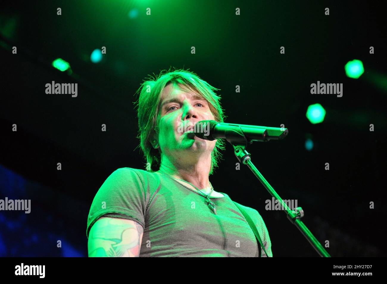 John Rzeznikof the Goo Goo Dolls bei einem Konzert im Walnut Creek Amphitheatre, Raleigh Stockfoto