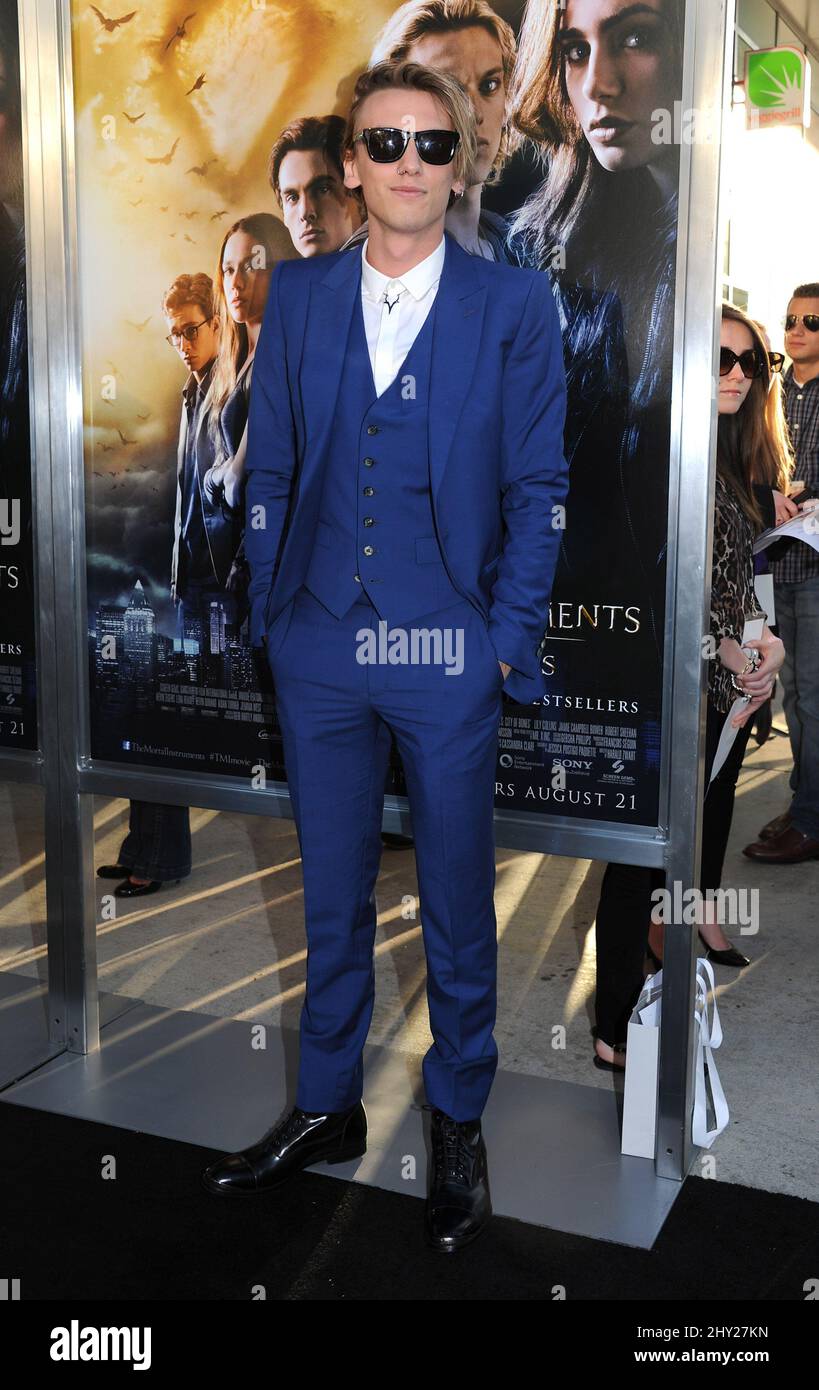 Jamie Campbell Bower bei der Premiere von „The Mortal Instruments: City of Bones“ Stockfoto