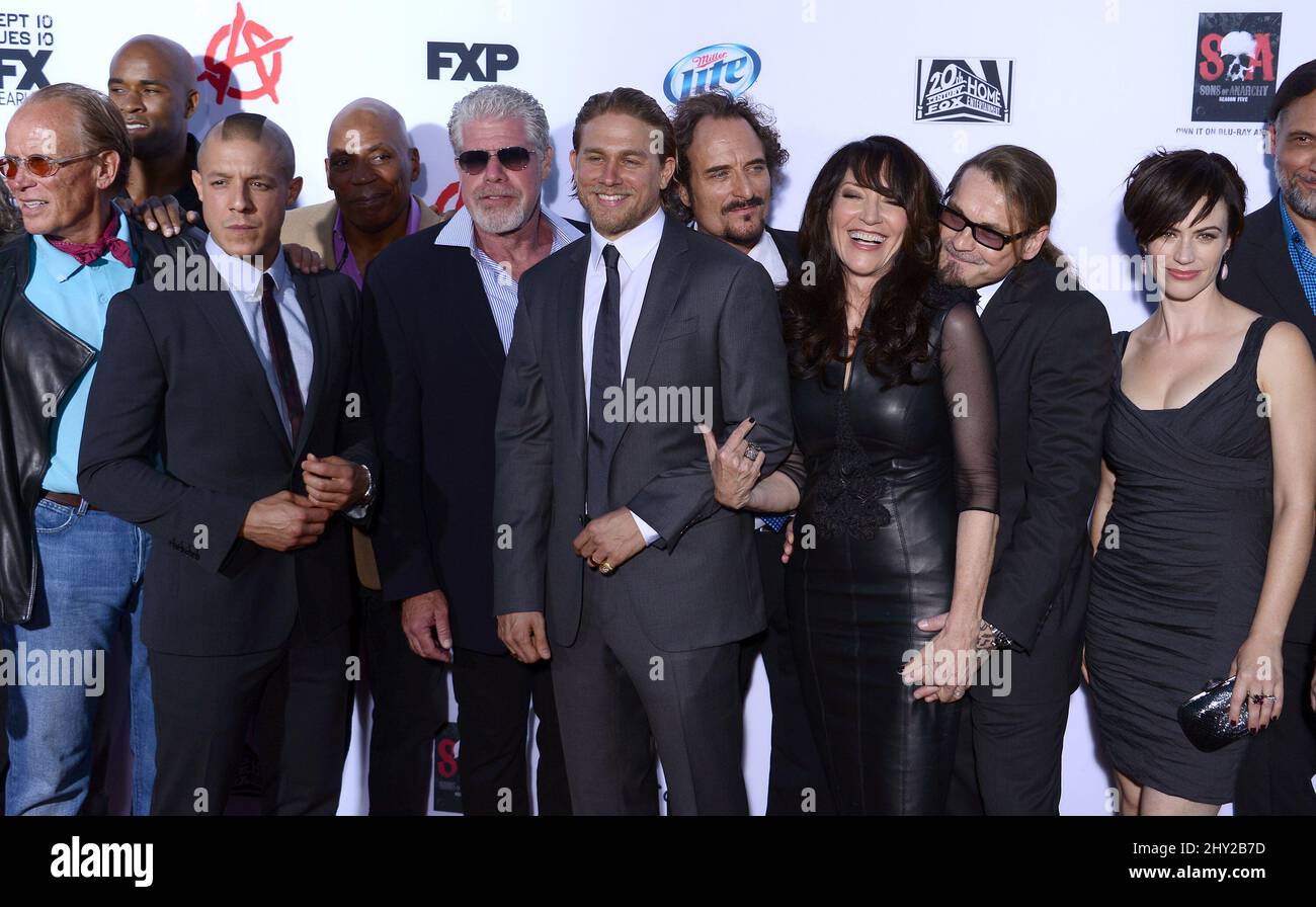 Charlie Hunnam, Sons of Anarchy Cast, nimmt an der Premiere von „Sons of Anarchy“ in der Saison 6 Teil, die im Dolby Theater, Los Angeles, stattfand. Stockfoto