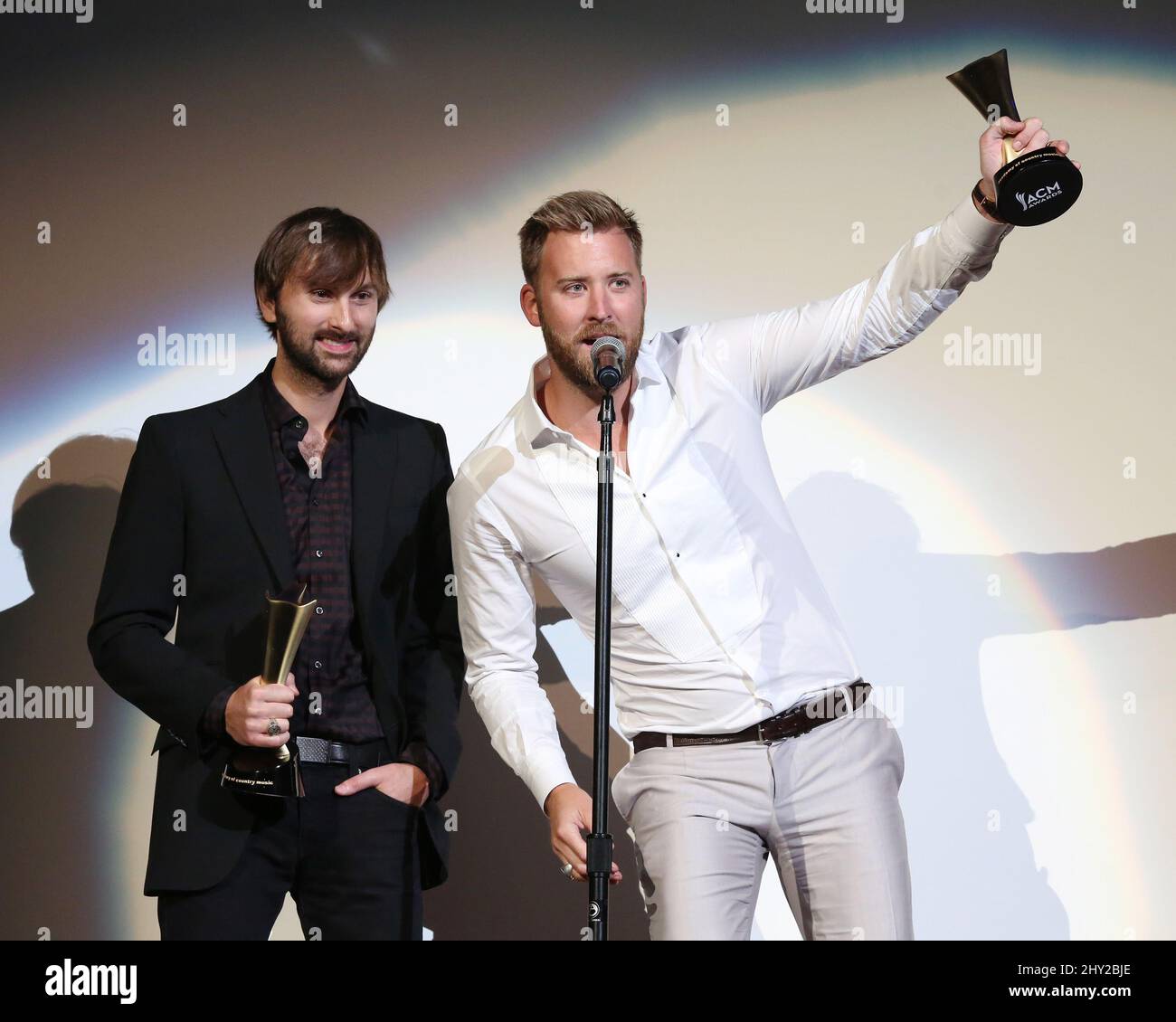 Charles Kelley, Dave Haywood, Lady Antebellum nehmen an den jährlichen ACM-Ehrungen 7. Teil, die am 10. September 2013 im Ryman Auditorium, Nashville, abgehalten werden. Stockfoto