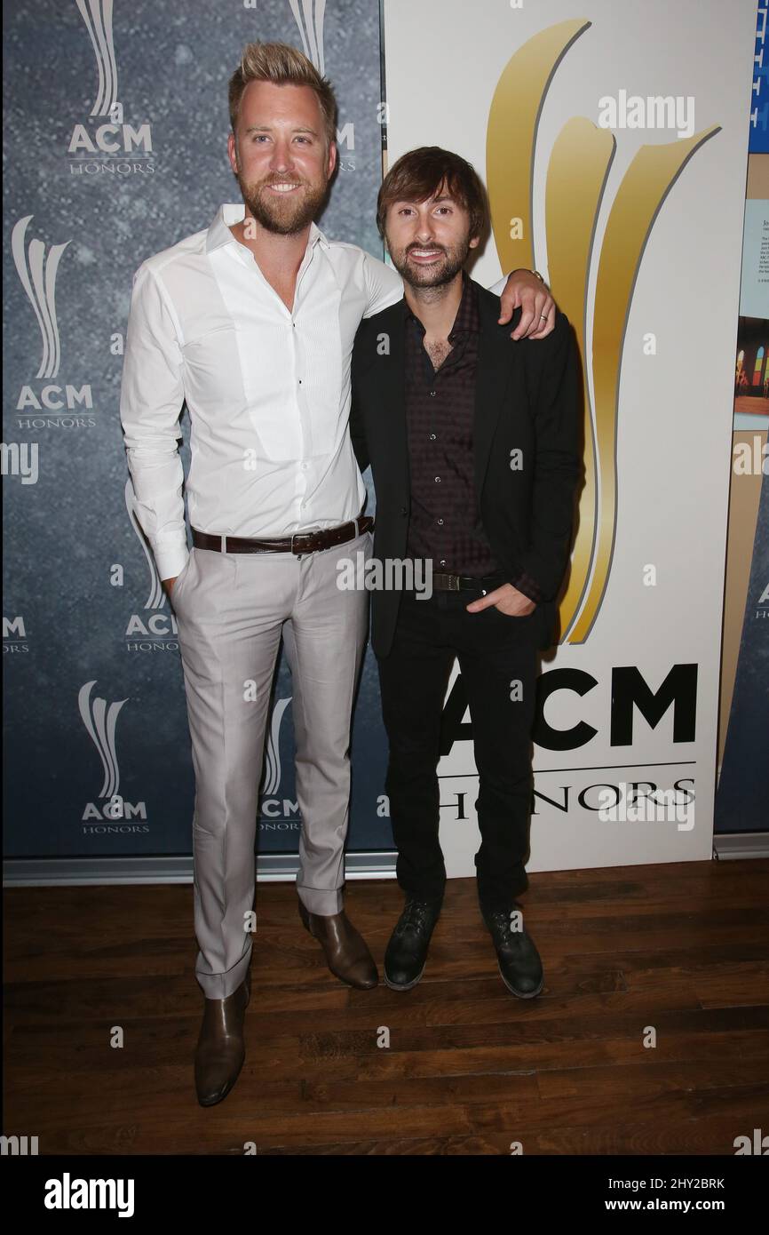 Charles Kelley, Dave Haywood, Lady Antebellum nehmen an den jährlichen ACM-Ehrungen 7. Teil, die am 10. September 2013 im Ryman Auditorium, Nashville, abgehalten werden. Stockfoto