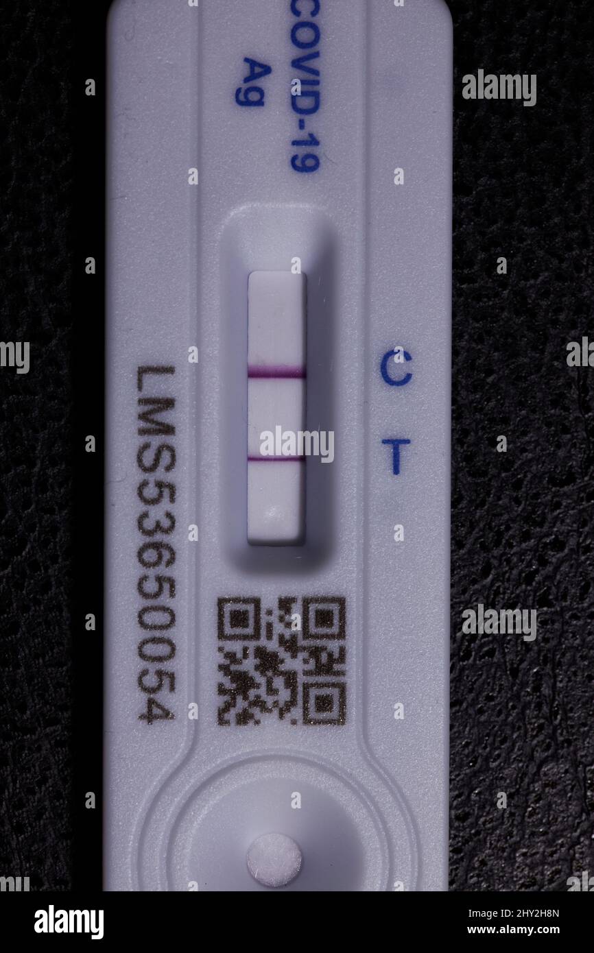 Positiver Covid 19 Lateral Flow Test / Rapid lateral Flow Antigen