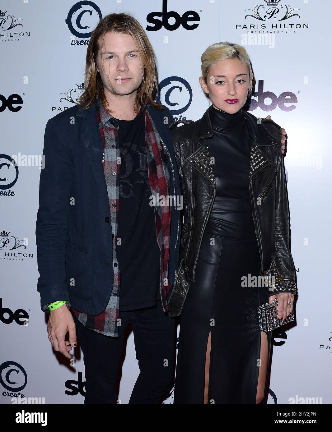 Caroline D'Amore und Bobby Alt besuchen das Paris Hilton mit der Lil Wayne Single 'Good Time' Release Party im Create Nightclub, Los Angeles Stockfoto