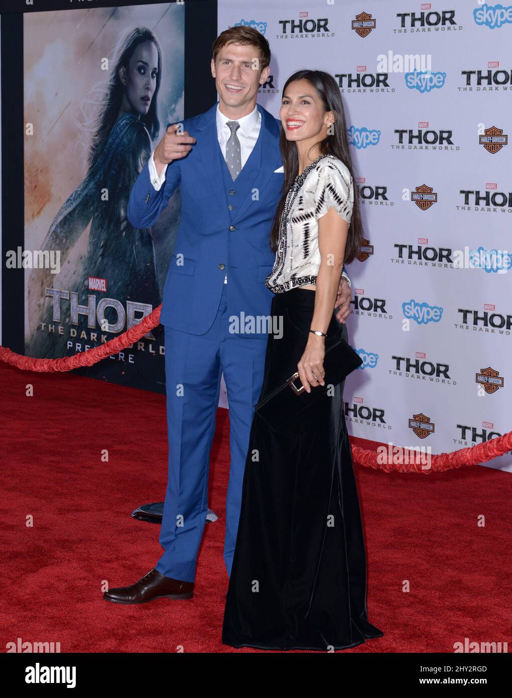 Jonathan Howard, Elodie Yung bei der Premiere von „Thor: The Dark World“ in Los Angeles Stockfoto