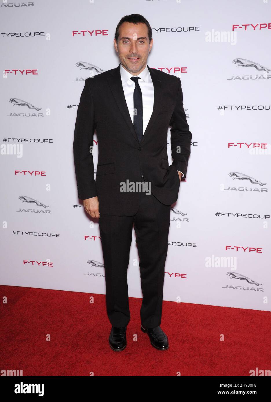 Rufus Sewell nimmt an der Jaguar F-Type Reveal Party in Playa Vista, Kalifornien, Teil. Stockfoto