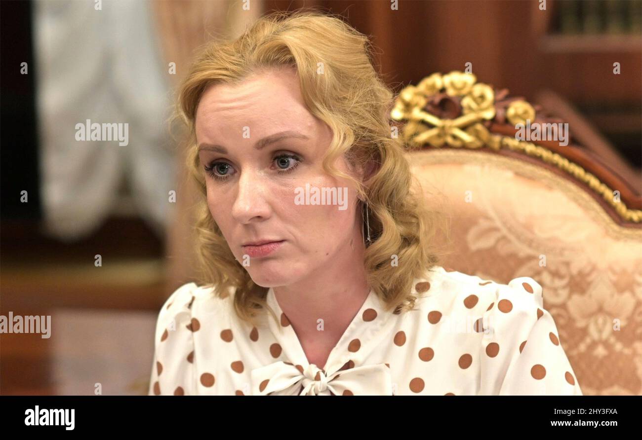 Moskau, Russland. 09. März 2022. Die russische EU-Kommissarin für Kinderrechte, Maria Lvova-Belovat, hatte am 9. März 2022 in Moskau, Russland, ein Treffen mit Präsident Wladimir Putin im Kreml. Quelle: Mikhail Klimentyev/Kremlin Pool/Alamy Live News Stockfoto