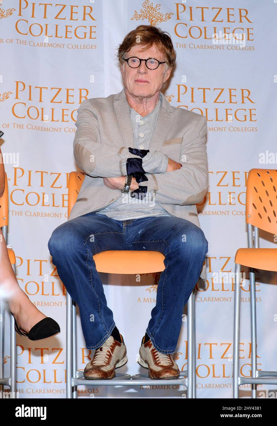 Robert Redford nimmt an einer Pressekonferenz über fossile Brennstoffe Teil, die im Los Angeles Press Club in Los Angeles, Kalifornien, stattfand. Stockfoto