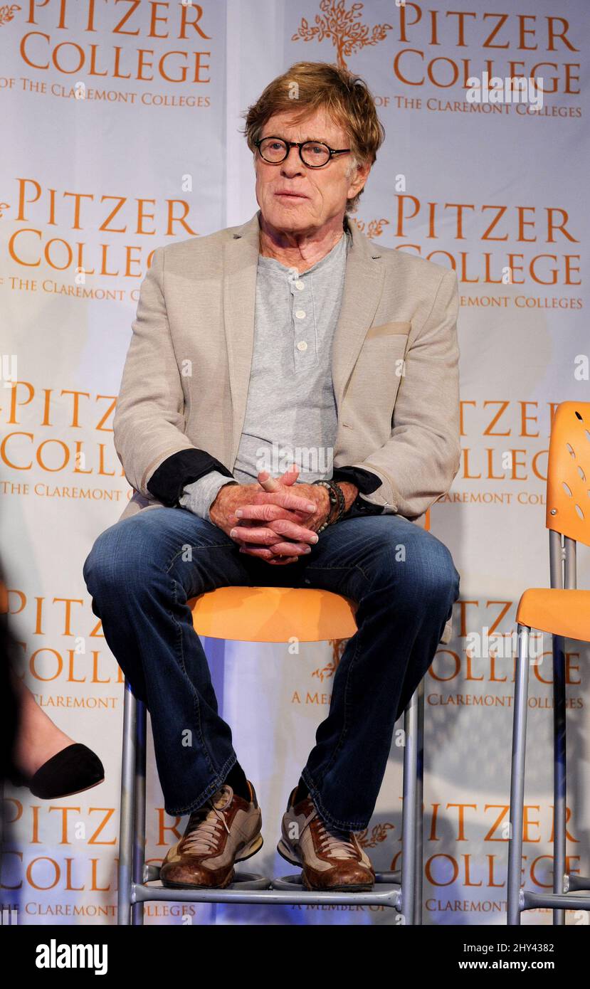 Robert Redford nimmt an einer Pressekonferenz über fossile Brennstoffe Teil, die im Los Angeles Press Club in Los Angeles, Kalifornien, stattfand. Stockfoto