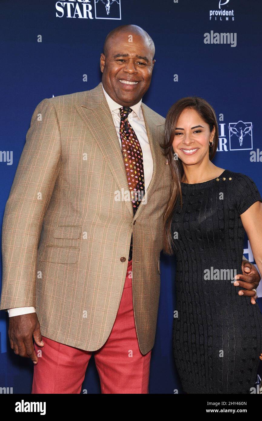 Chi McBride und Julissa McBride bei der Premiere von „Mom's Night Out“ in Los Angeles im chinesischen Theater Stockfoto