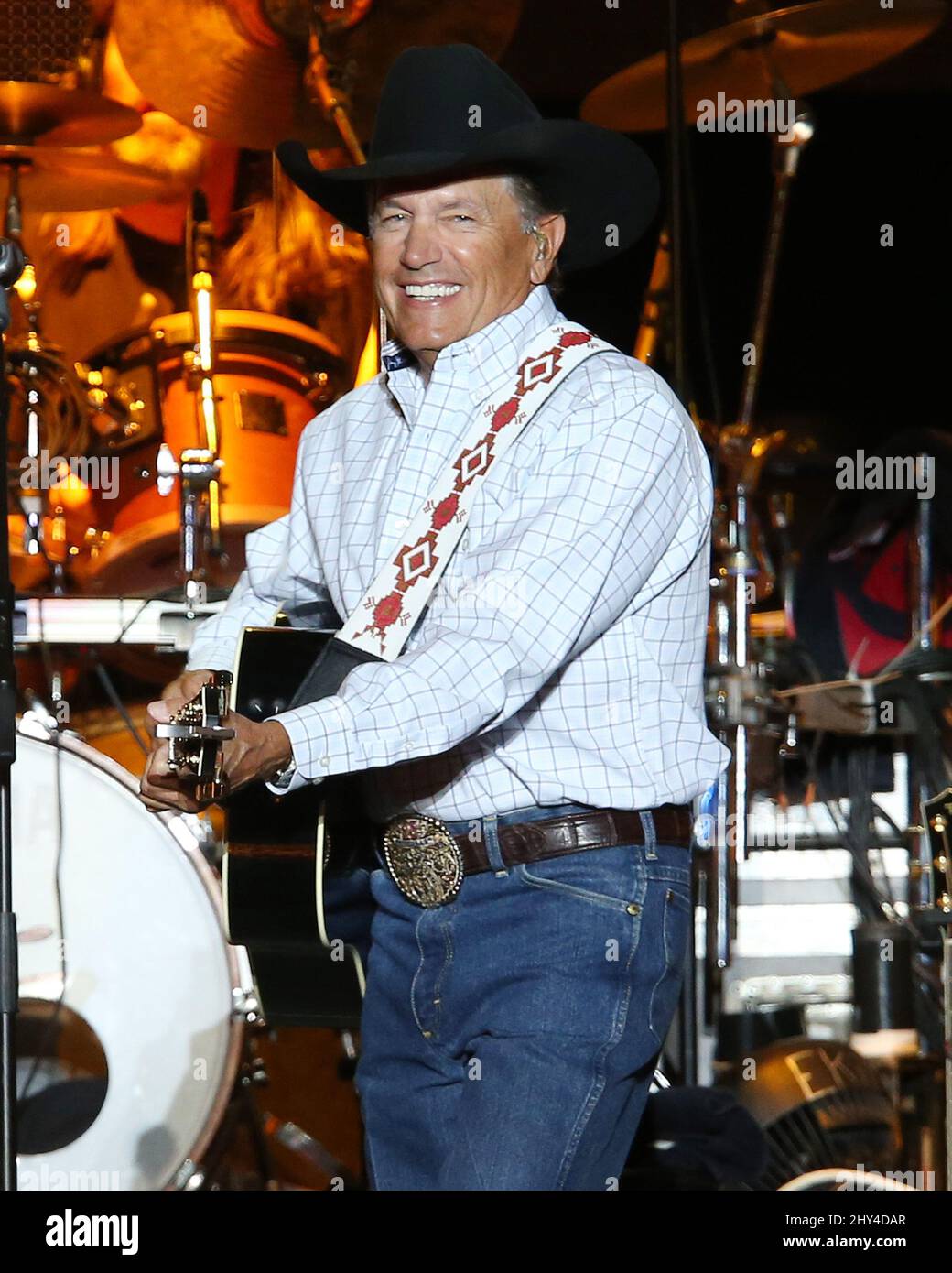 George Strait tritt beim jährlichen Bayou Country Superfest 5. im LSU Tiger Stadium, Baton Rouge, auf Stockfoto