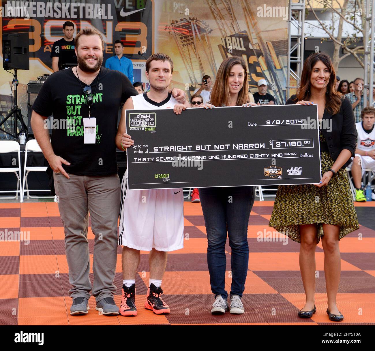 Josh Hutcherson Teilnahme an der 3. jährlichen Josh Hutcherson Celebrity Basketball-Spiel profitieren gerade, aber nicht eng auf der Nokia Plaza in Los Angeles, Kalifornien statt. Stockfoto