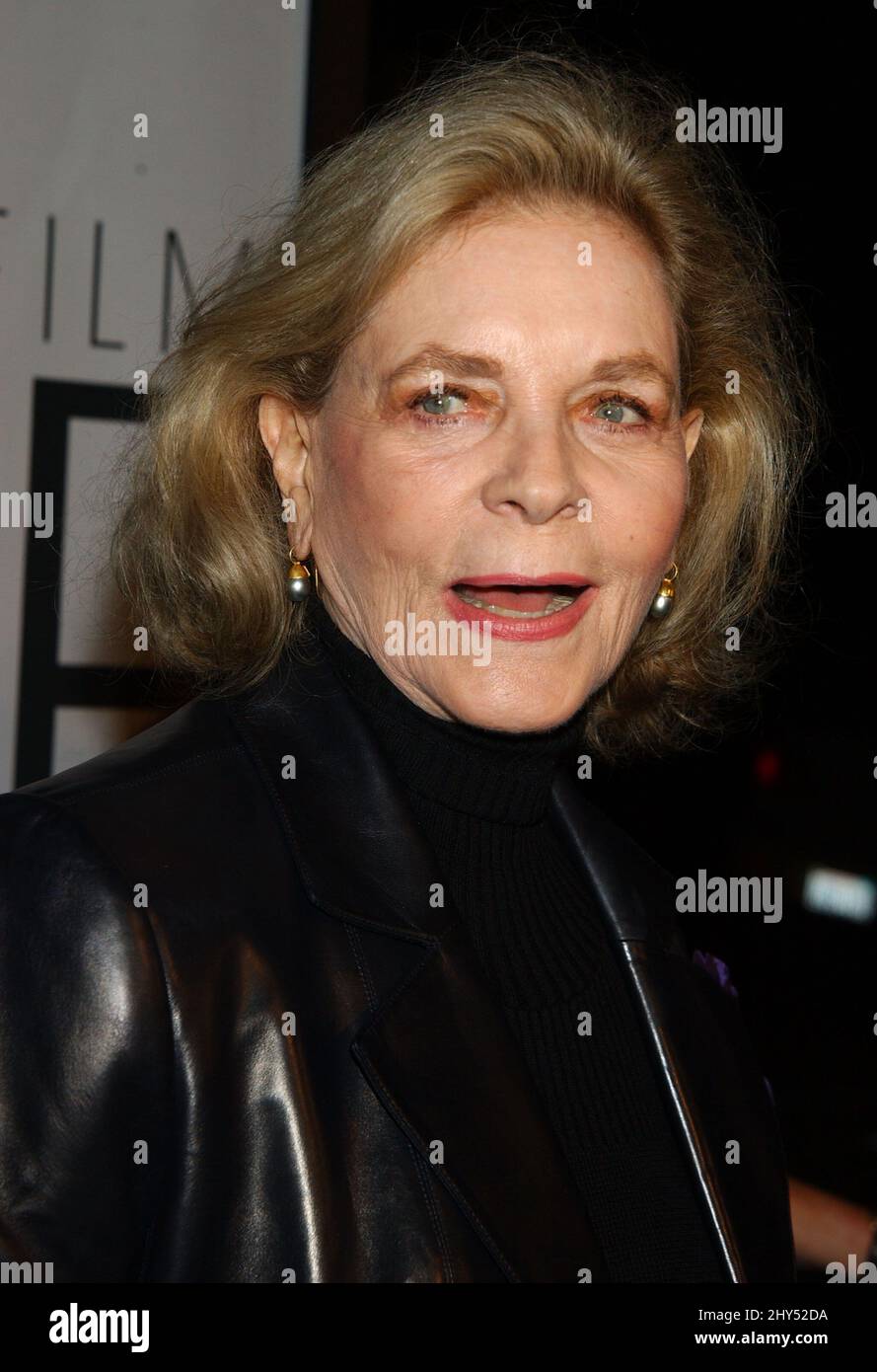 7. Dezember 2001 Beverly Hills, CA. Lauren Bacall 'Gosford Park' Premiere im Academy Theatre Stockfoto