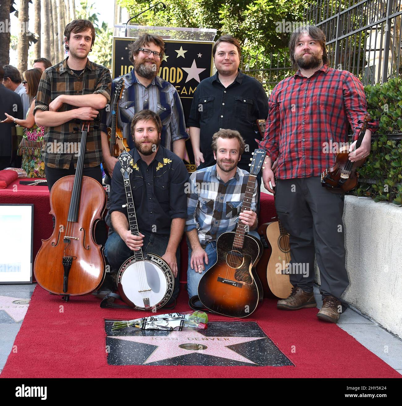 Mit Füßen getreten von Schildkröten, die an John Denver teilnahmen, wurde posthumosly mit einer Hollywood Walk of Fame-Starzeremonie in Los Angeles, USA, geehrt. Stockfoto