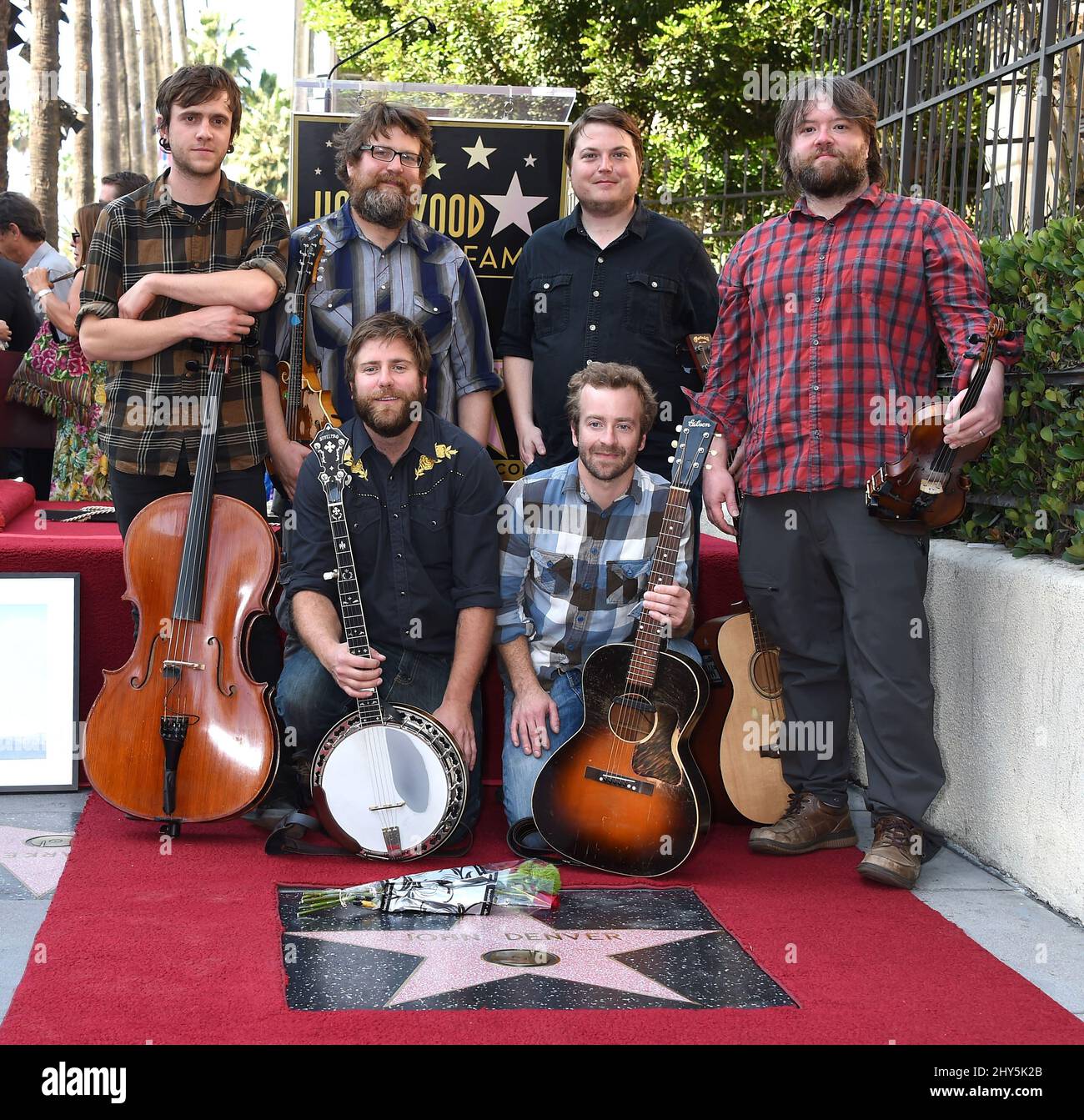 Mit Füßen getreten von Schildkröten, die an John Denver teilnahmen, wurde posthumosly mit einer Hollywood Walk of Fame-Starzeremonie in Los Angeles, USA, geehrt. Stockfoto