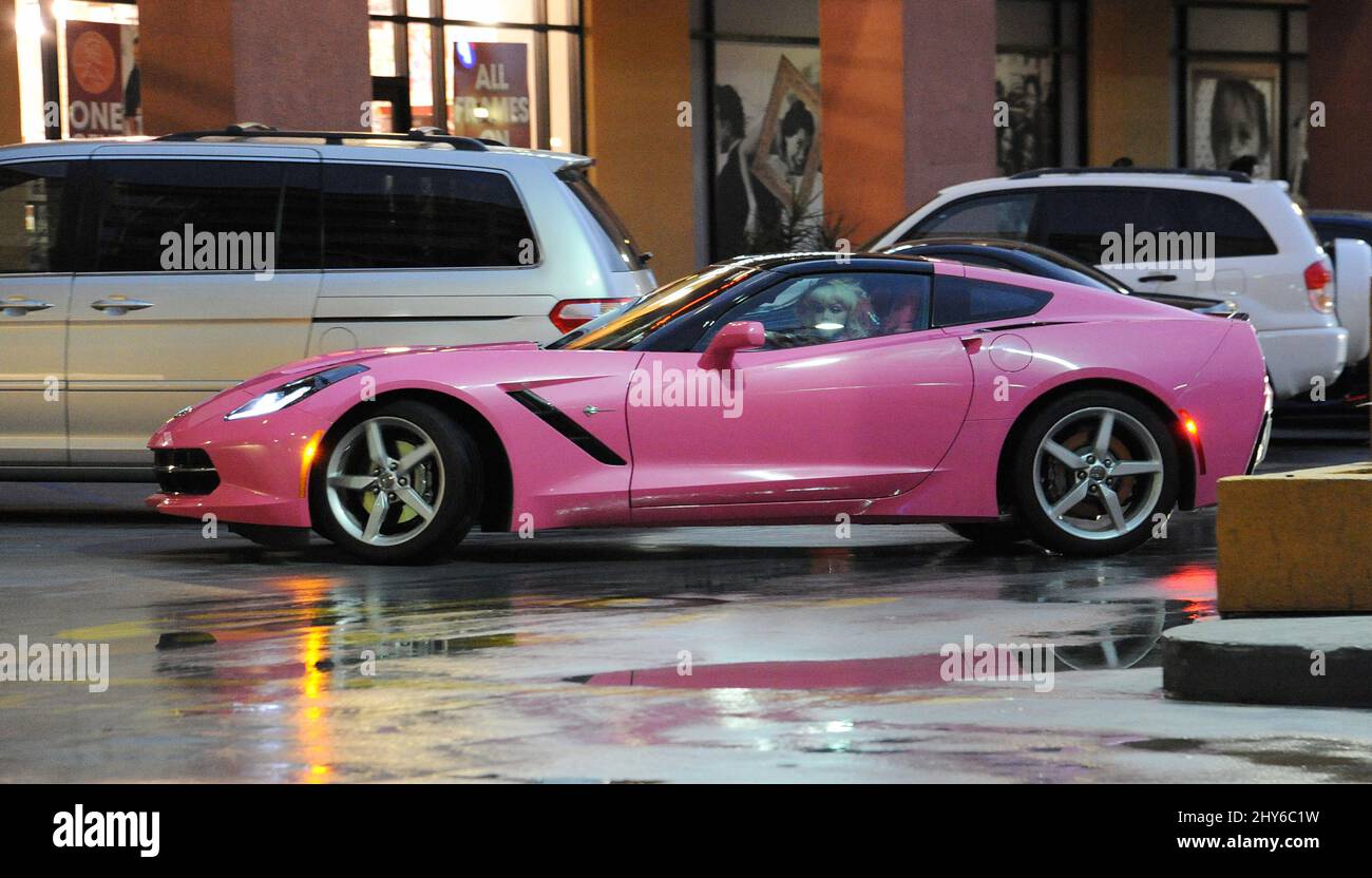 Billboard Queen Angelyne fährt in ihrer brandneuen Pink Corvette durch Hollywood, 30. Januar 2015 Hollywood, ca. Stockfoto