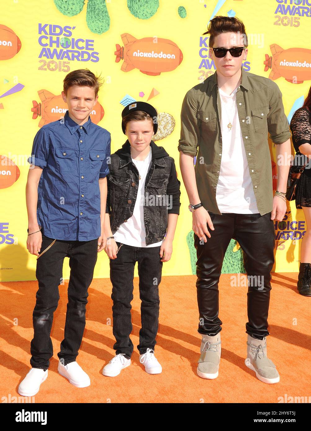 Brooklyn Beckham, Romeo Beckham, Cruz Beckham kommen am Samstag, den 28. März 2015, bei Nickelodeon's jährlichen Kids' Choice Awards 28. im Forum an Stockfoto