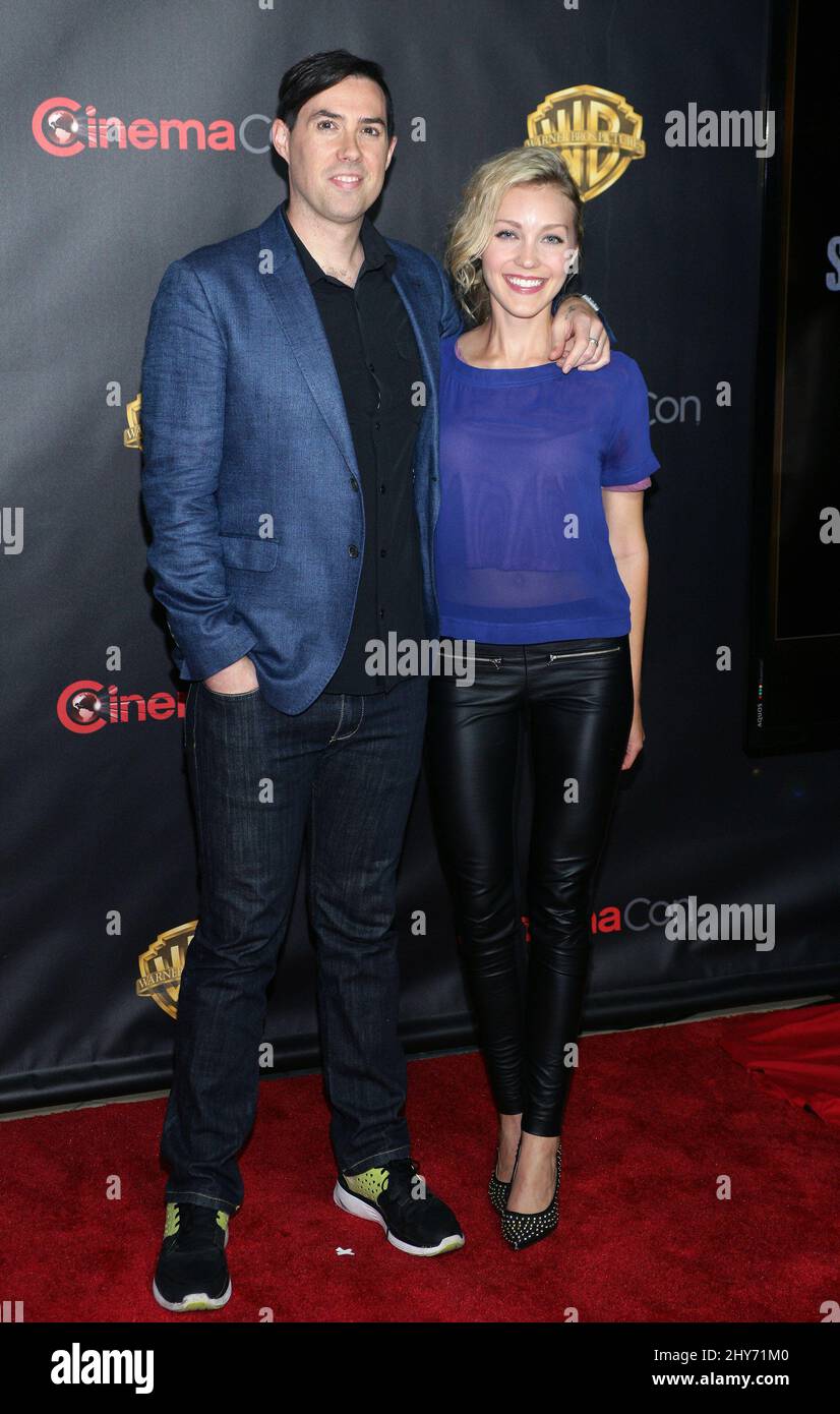 Brad Peyton und Breanne Parhiala nahmen an der Warner Bros. CinemaCon 2015 im Caesars Palace, Las Vegas, Teil Stockfoto