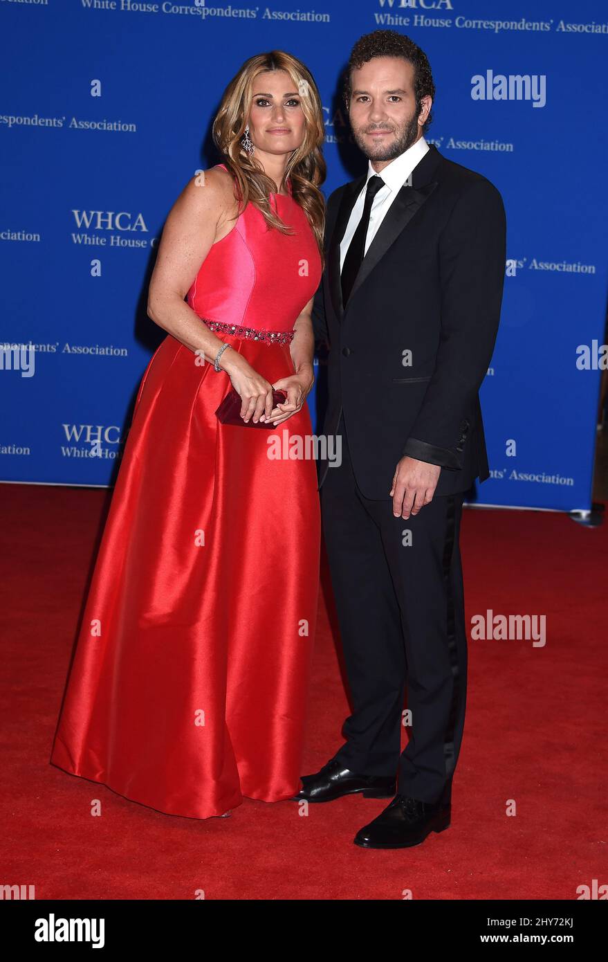 Idina Menzel nimmt am White House Correspondents Association Dinner 2015 im Hilton Hotel Teil. Stockfoto