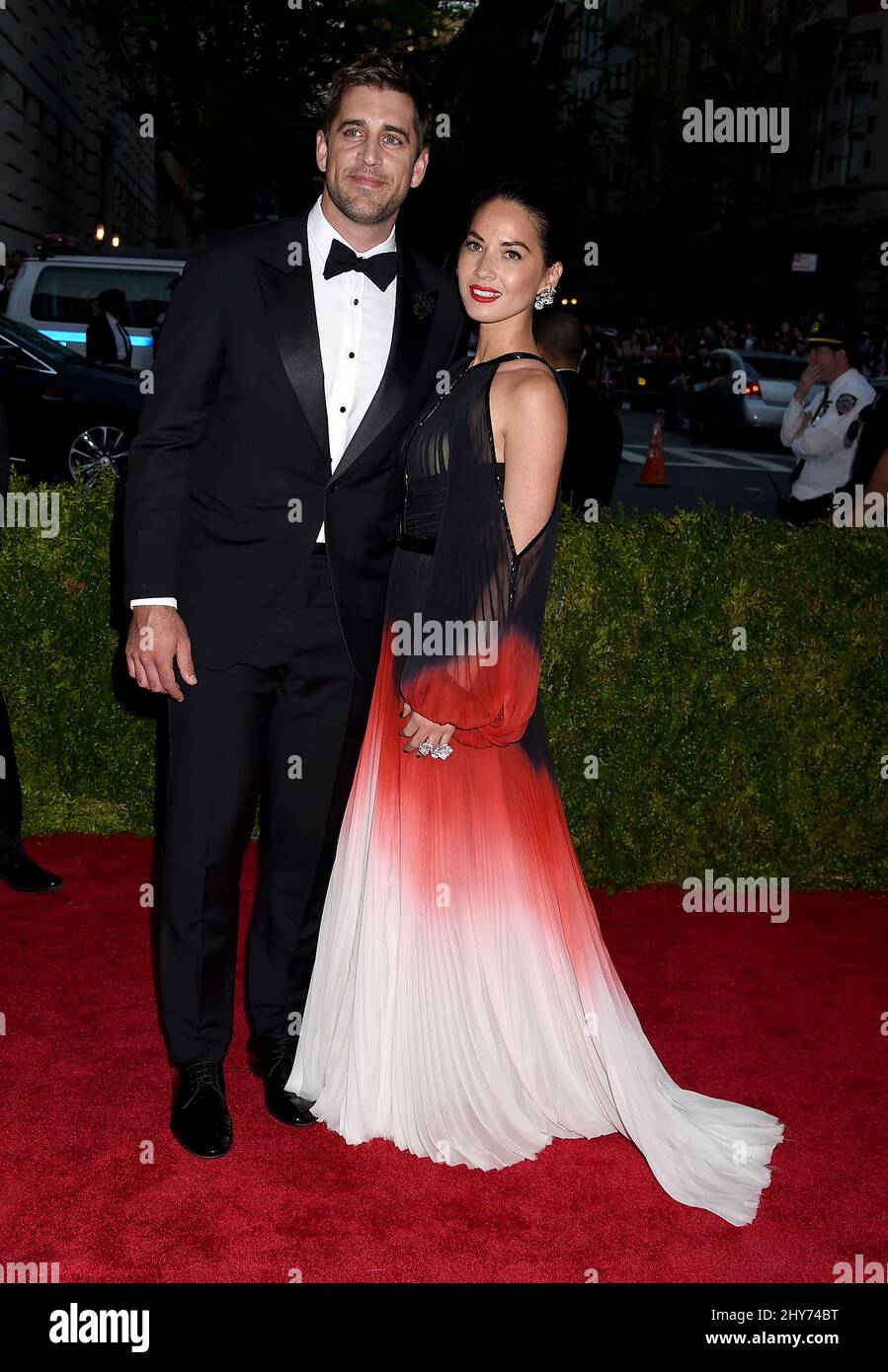Olivia Munn und Aaron Rodgers besuchten die Gala des Metropolitan Museum of Art in New York City, USA. Stockfoto