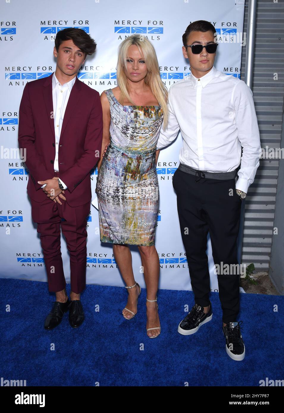 Pamela Anderson, Dylan Lee und Brandon Lee Atents Mercy for Animals präsentieren die „Hidden Heroes“ Gala im Unici Casa. Stockfoto Pamela Anderson, Dylan Lee und Brandon Lee Atents Mercy for Animals präsentieren die „Hidden Heroes“ Gala im Unici Casa. Stockfoto