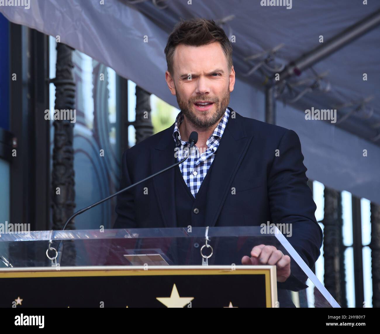 Joel McHale nimmt an der Kelly Ripa Hollywood Walk of Fame Star Ceremony Teil Stockfoto