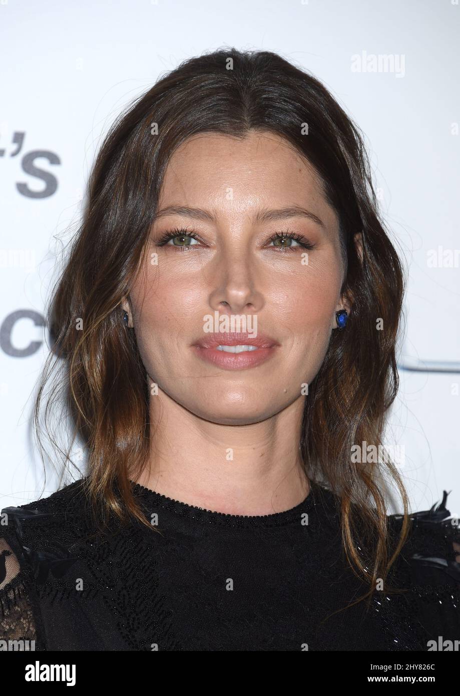 Jessica Biel nimmt am 25.. Jahrestag der Environmental Media Association in den Warner Brother Studios Lot Teil Stockfoto