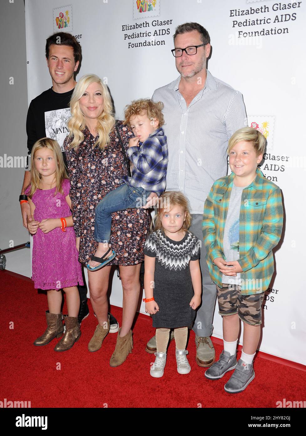 Jack McDermott, Stella McDermott, Tori Spelling, Finn McDermott, Hattie McDermott, Dean McDermott, Liam McDermott die Elizabeth Glaser Pediatric AIDS Foundation veranstaltet 26. die jährliche „A Time for Heroes“-Veranstaltung in den Smashbox Studios Stockfoto