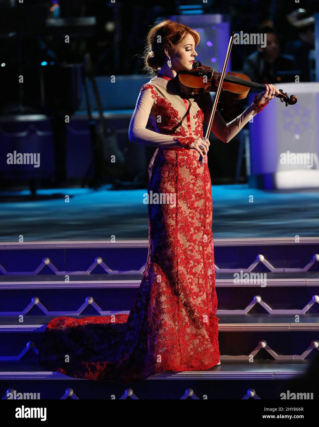 Lindsey Stirling CMA Country Christmas im Grand Ole Opry House Stockfoto