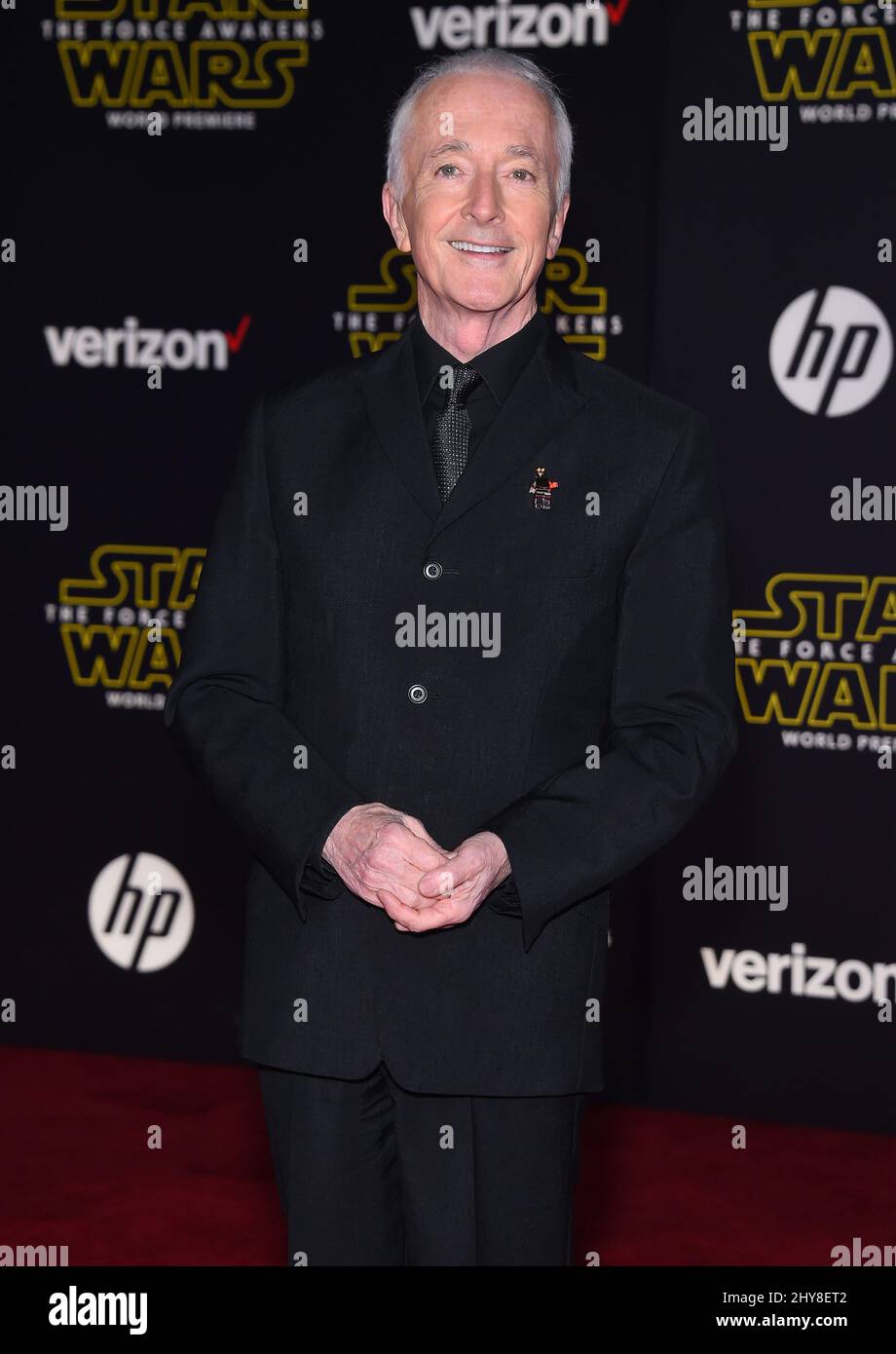 Anthony Daniels bei der Premiere von Star Wars: The Force Awakens Stockfoto