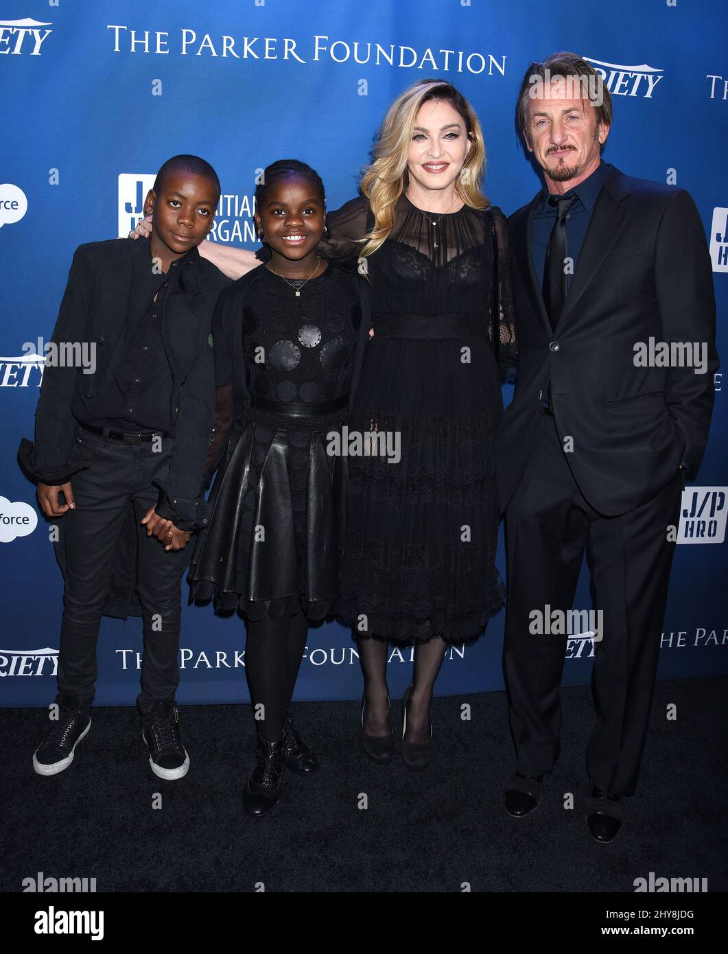 David Banda Ciccone Ritchie, Mercy James, Madonna und Sean Penn nahmen am jährlichen Help Haiti Home 5. Teil, Einer Gala zugunsten der haitianischen Hilfsorganisation J/P, die im Montage Beverly Hills Hotel stattfand Stockfoto