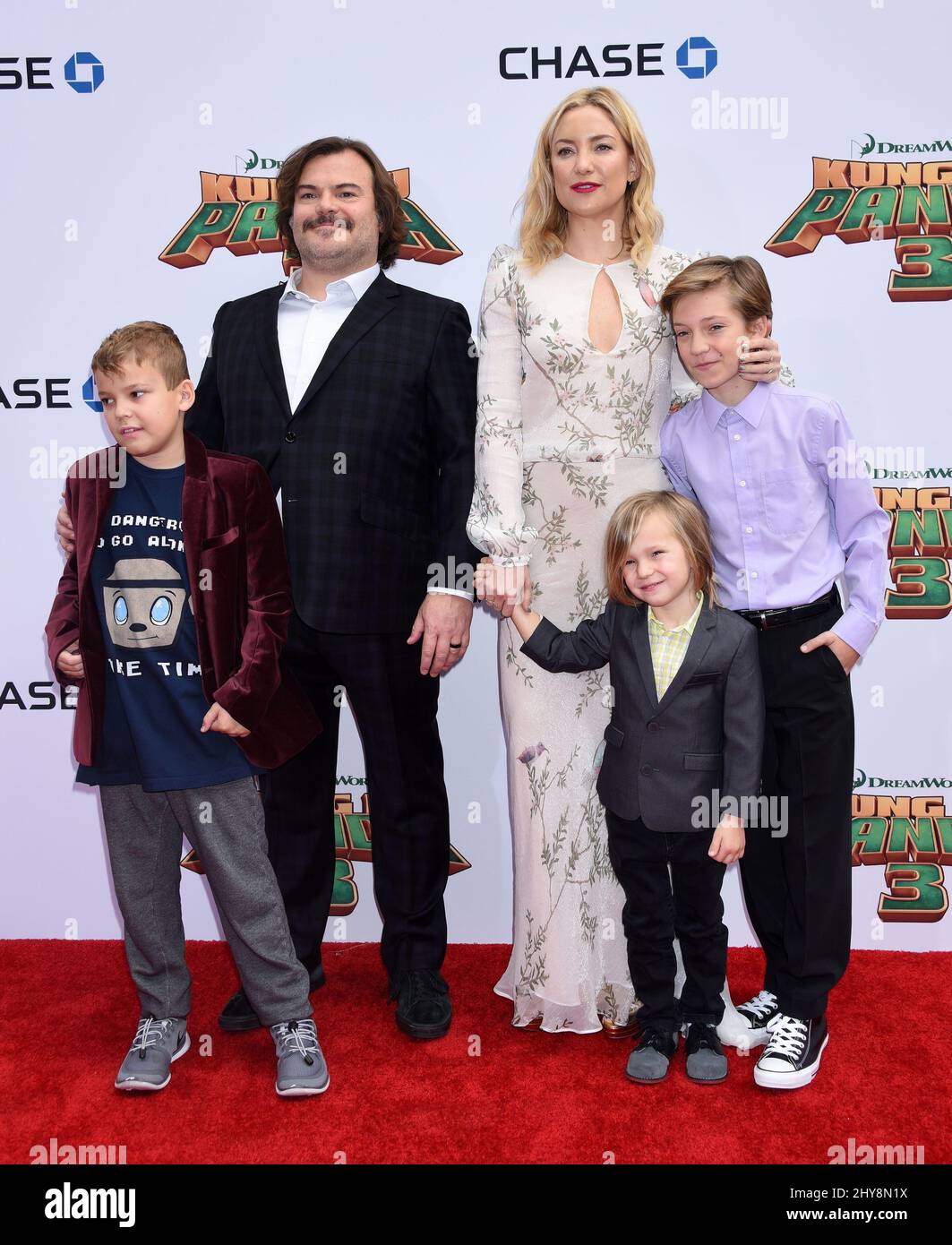 16. Januar 2016 Hollywood, Ca. Jack Black und Sohn Samuel, Kate Hudson und die Söhne Ryder und Bingham Kung Fu Panda 3 Weltpremiere im TCL Chinese Theatre. Stockfoto