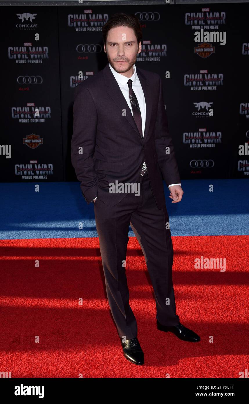 Daniel Bruhl bei der Weltpremiere „Captain America Civil war“ im Dolby Theater in Los Angeles, USA. Stockfoto