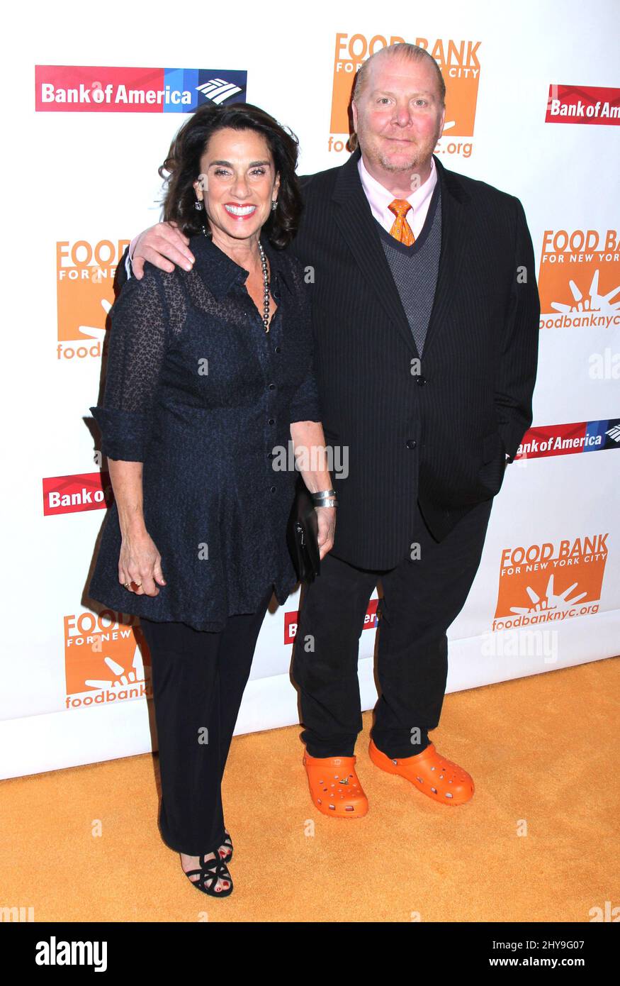 Susi Cahn und Mario Batali Food Bank beim NYC Annual Can-Do Awards Dinner, das am 20. April 2016 in der Cipriani Wall Street stattfand. Stockfoto