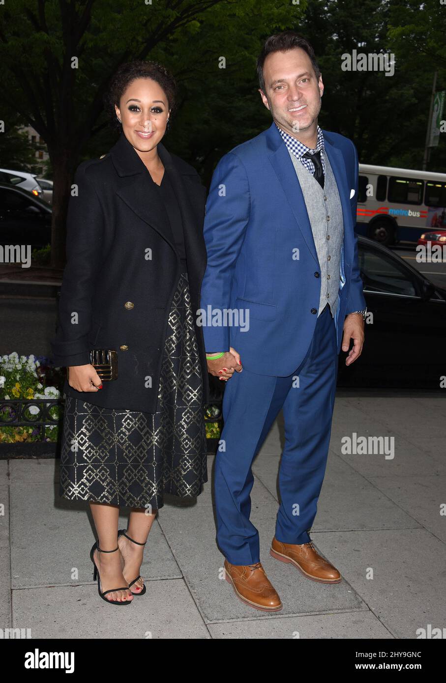 Tamera Mowry und Adam Housley nehmen an der „A-Feier des Journalismus“-Party im Washington Post Building Teil Stockfoto